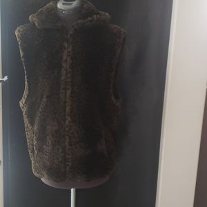 Princess Garment furrocious leopard print vest